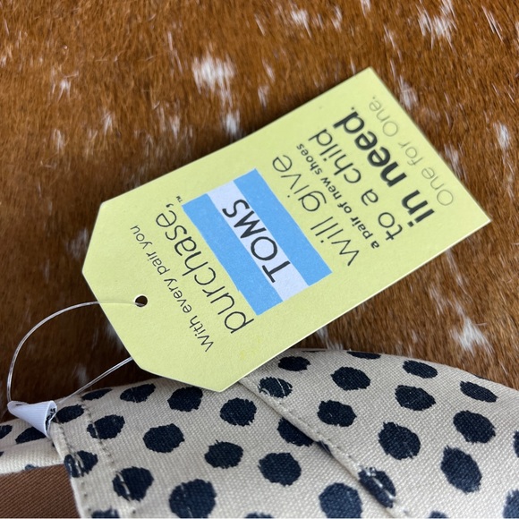 NWT Toms polka dot flats - Picture 4 of 9